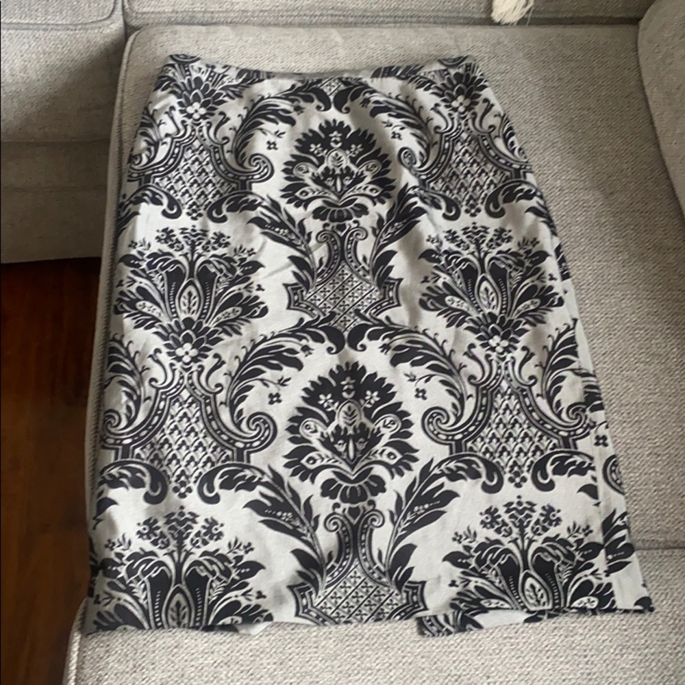 Beautiful print pencil skirts black and gray